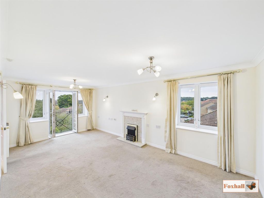 Property photo 2 of 22 Lounge / Diner