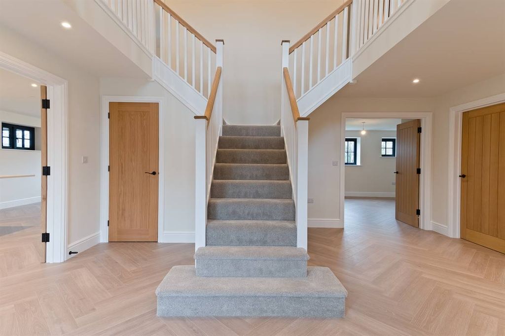 Property photo 3 of 35