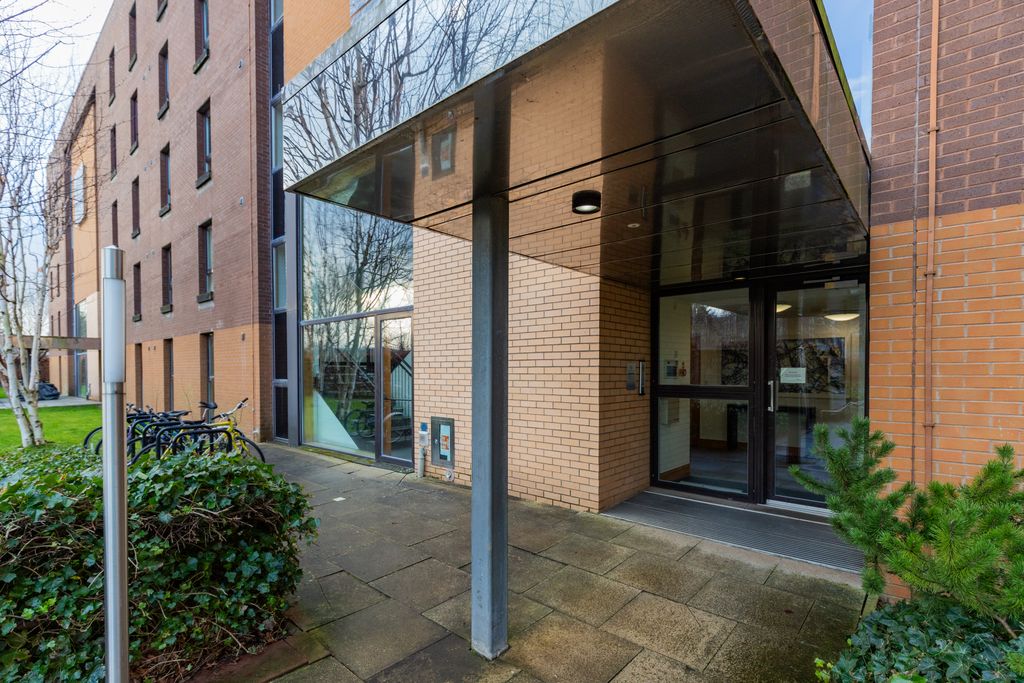 Property photo 2 of 30