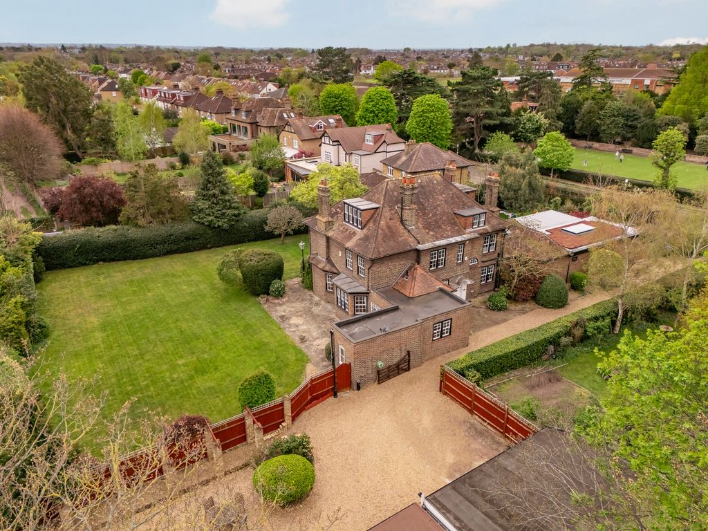 Property photo 1 of 27 Picture No. 04