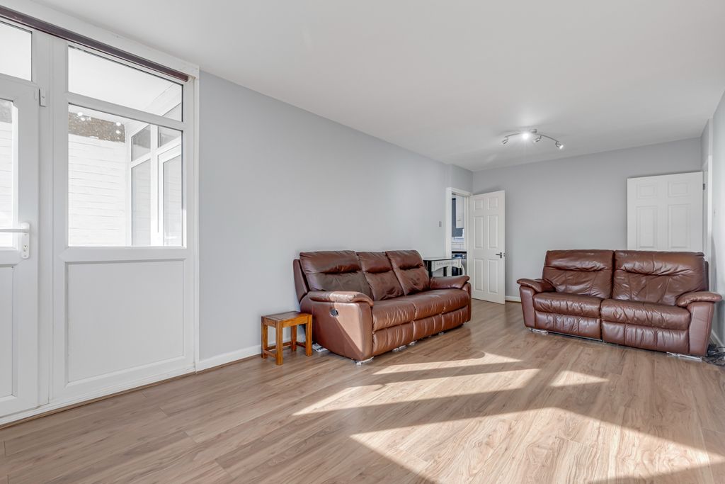 Property photo 2 of 10 Reception