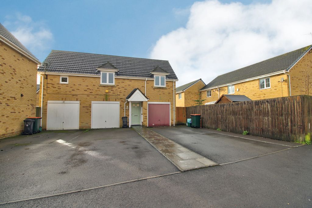 Property photo 1 of 12 814043F0-Ef2D-4E64-Bdf6-0D277C35A455