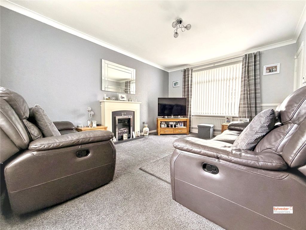 Property photo 3 of 15 Picture No. 27