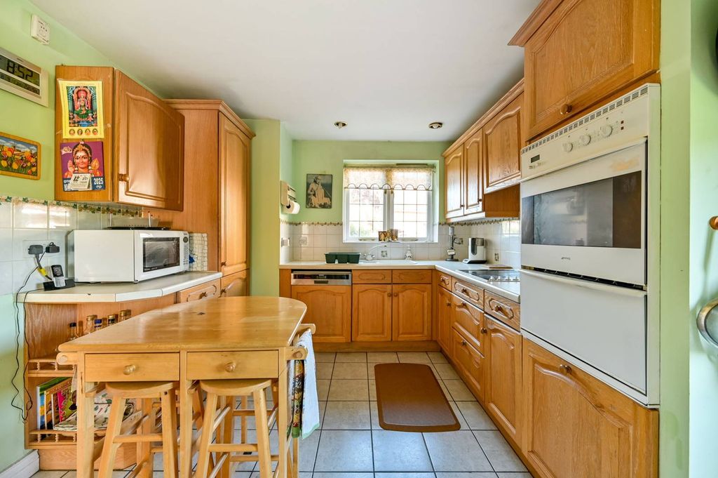 Property photo 2 of 13