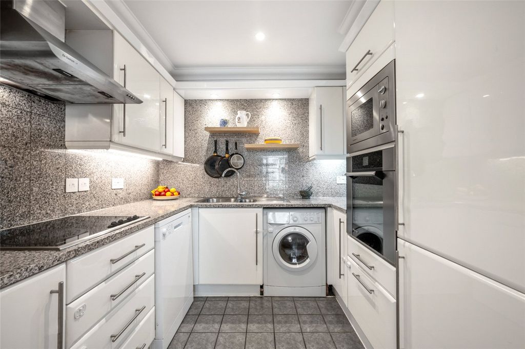 Property photo 2 of 18 Picture No. 05