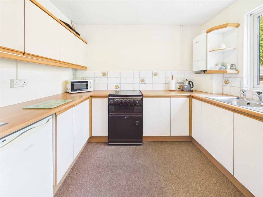 Property photo 3 of 14 Kitchen
