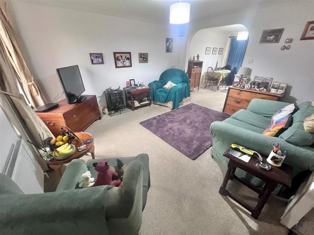 Property photo 3 of 14 Lounge 2.Jpg