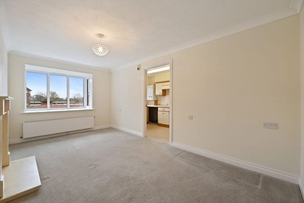 Property photo 3 of 12