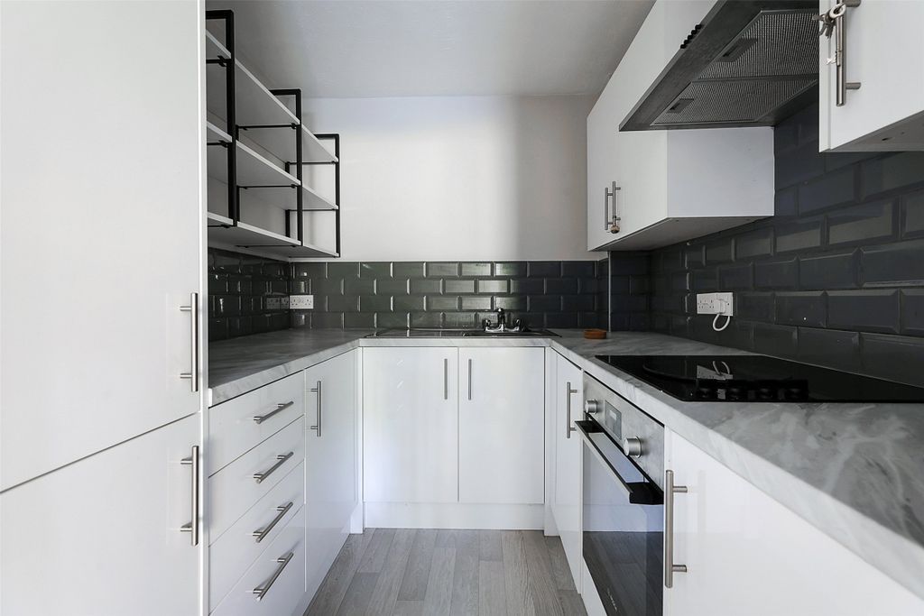 Property photo 3 of 8 Picture No. 01