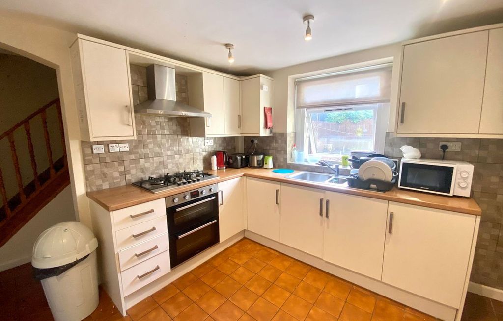 Property photo 3 of 11