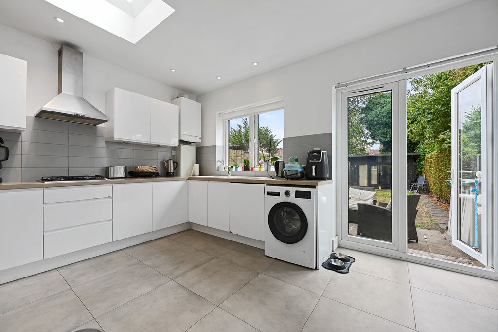Property photo 3 of 12 10