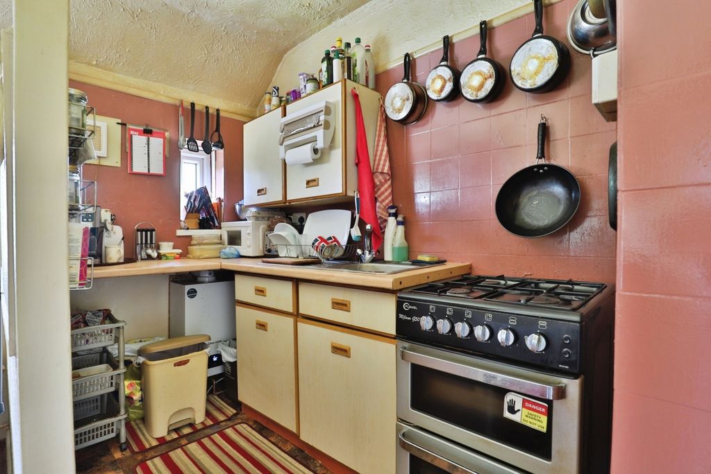 Property photo 3 of 14 Photo