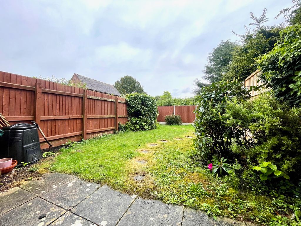 Property photo 2 of 9 Garden
