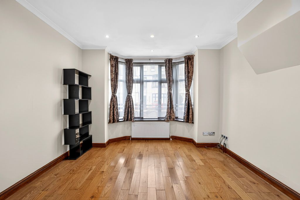 Property photo 3 of 18 Reception Room