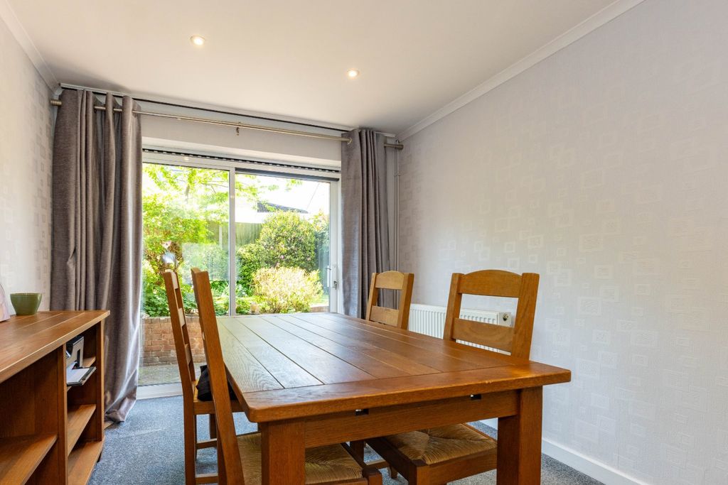 Property photo 3 of 20 Dining Area