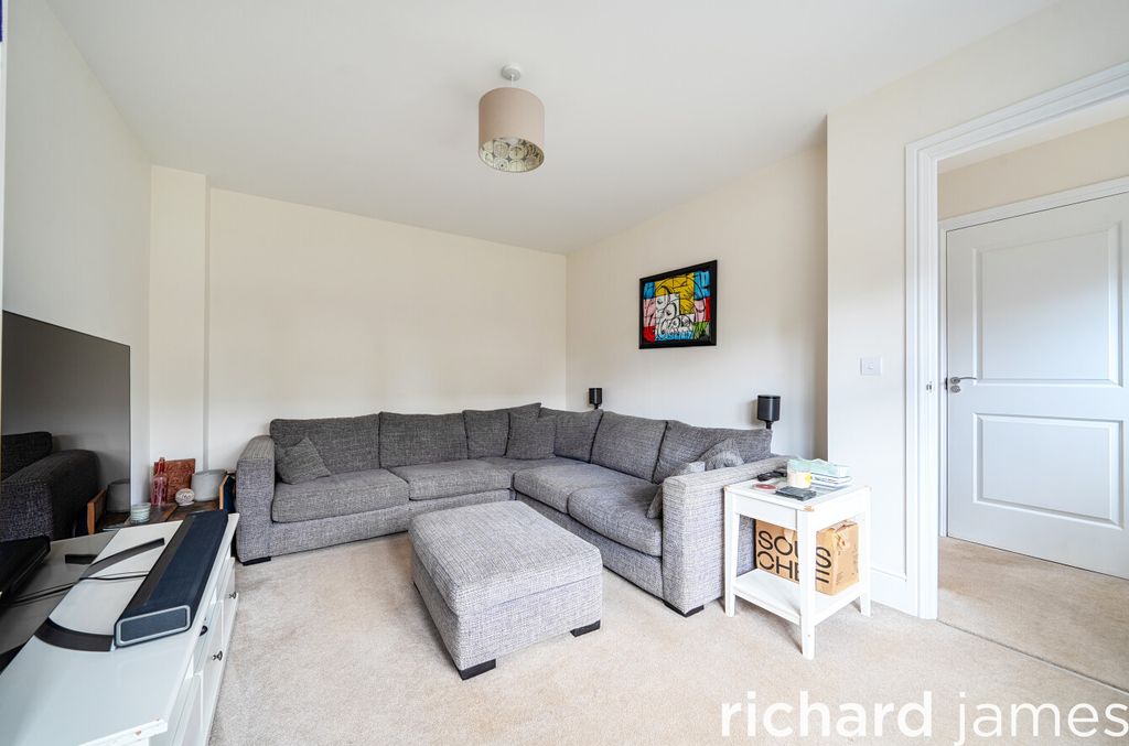 Property photo 3 of 12 4d4542E2A11A4dc7Ad1499B83224456d