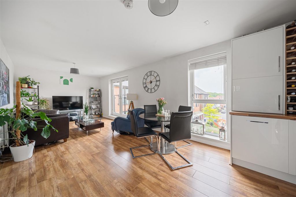 Property photo 3 of 12 Charlotte Way-11.Jpg
