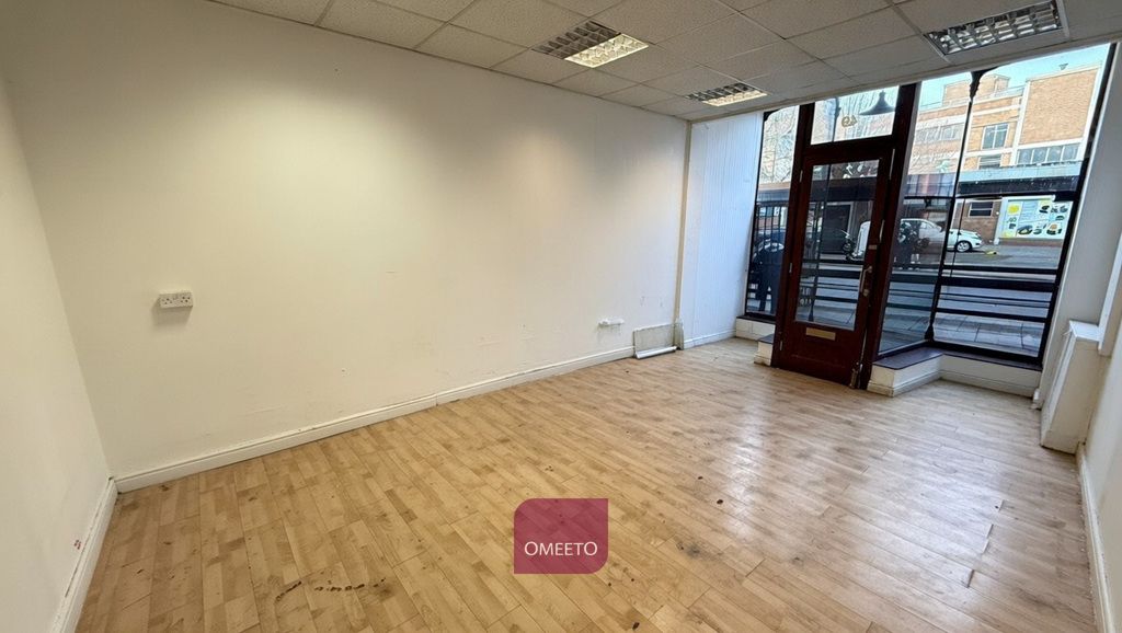 Property photo 2 of 5 City Centre Shop