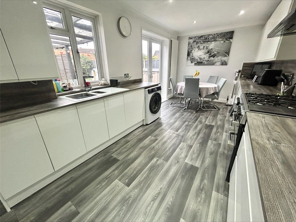 Property photo 3 of 13 Picture No. 09