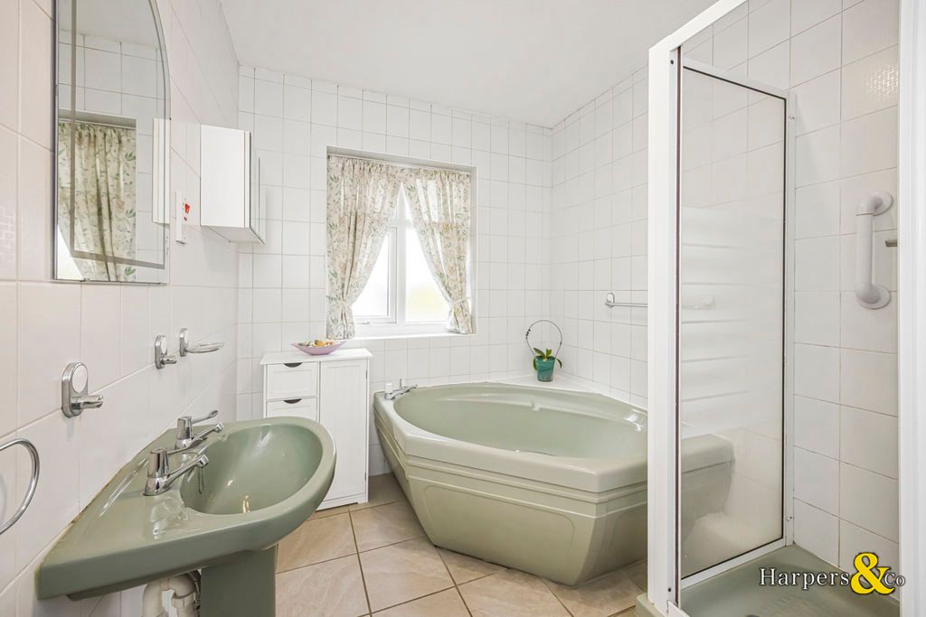 Additional image 13 of 3 bed property for saleShepherds Lane, Dartford DA1