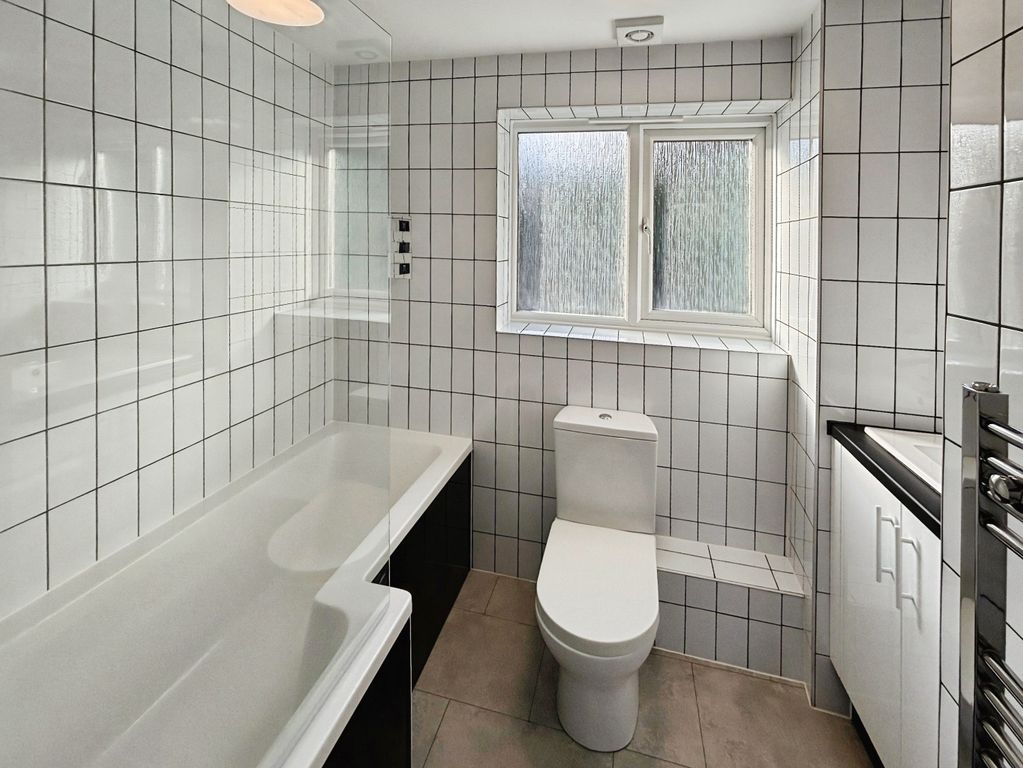 Property photo 3 of 9 2Fad0Ecf-6 20Sey