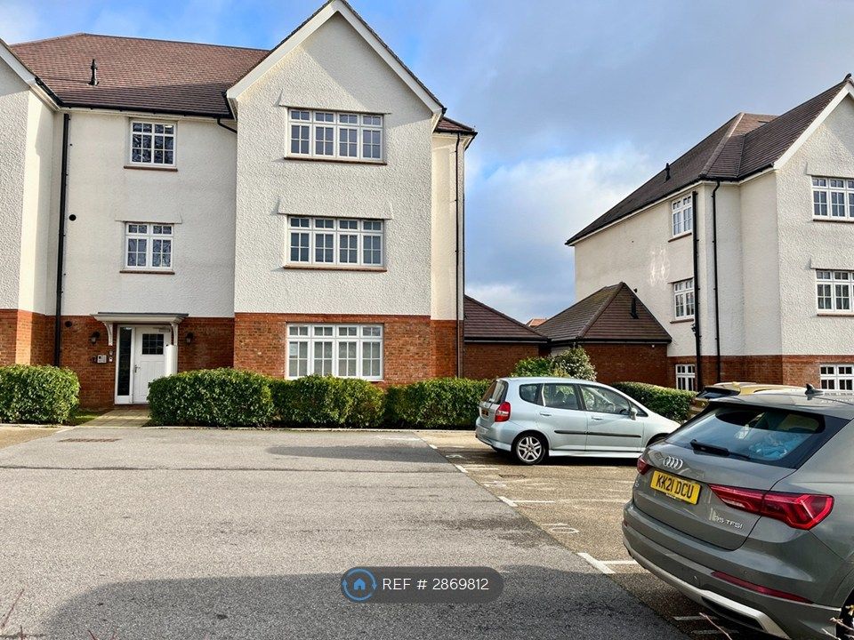 Property photo 2 of 9 Top Floor Apartment With Car Parking Space 11