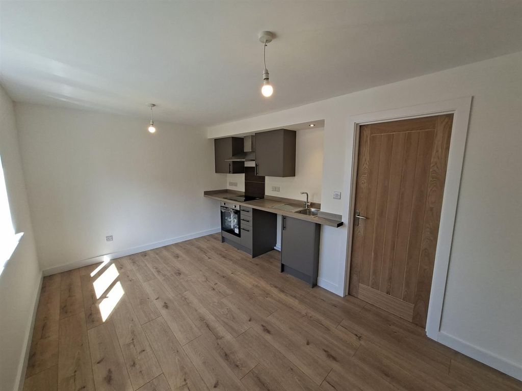 Property photo 2 of 7 20260410_131433_Resized.Jpg