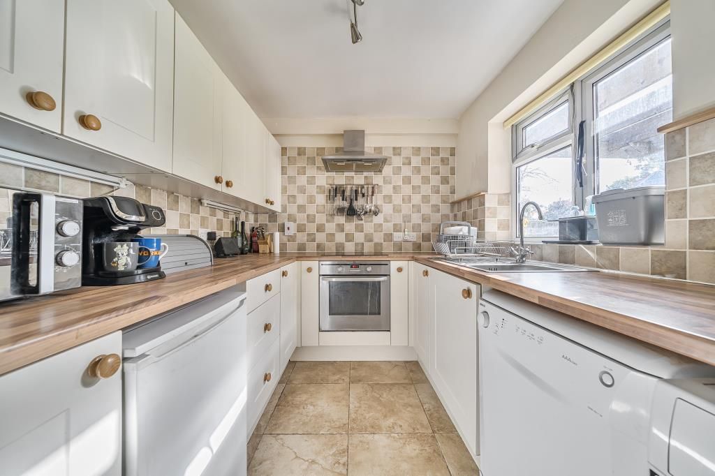 Property photo 2 of 20 Kitchen