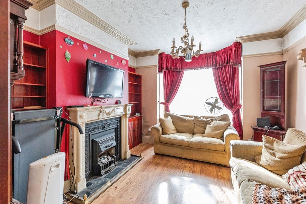 Property photo 2 of 13