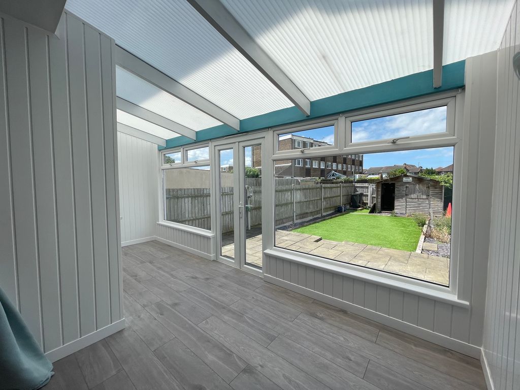 Property photo 2 of 14 Conservatory