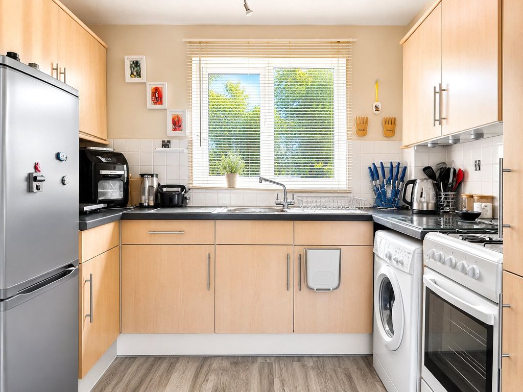 Property photo 2 of 15 Kitchen
