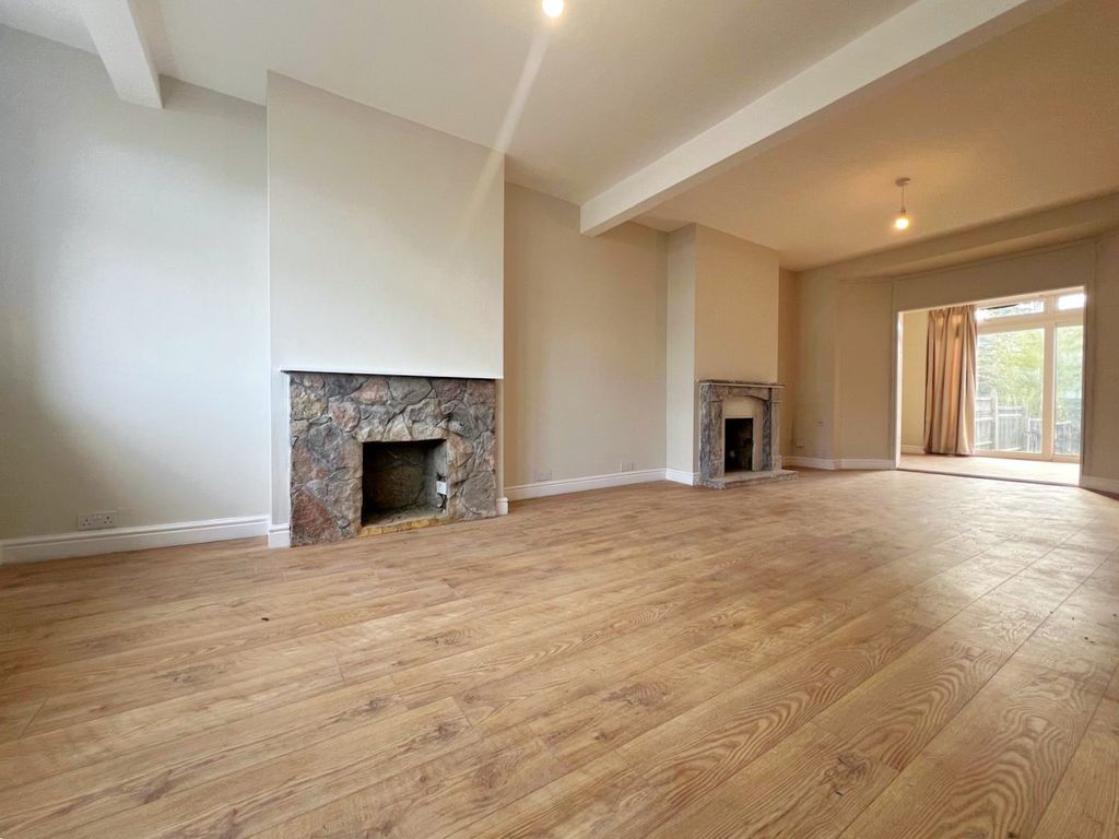 Property photo 3 of 15 E7Eb07Cf-Dbf4-438c-91E0-890985E89862.Jpg