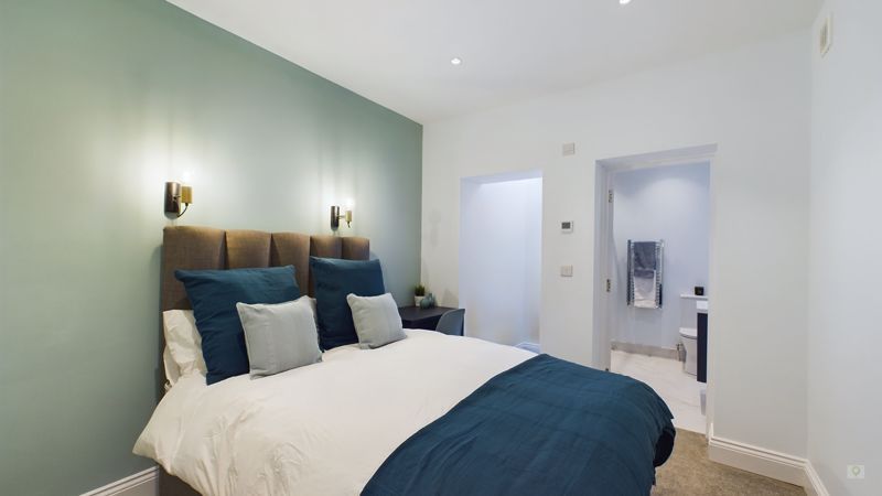 Property photo 1 of 6 Photo 5