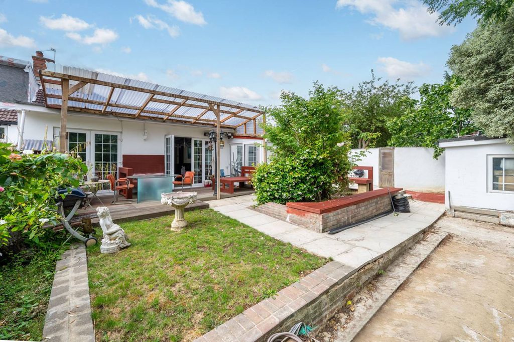 Property photo 2 of 10