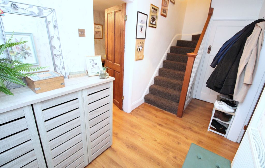 Property photo 3 of 34