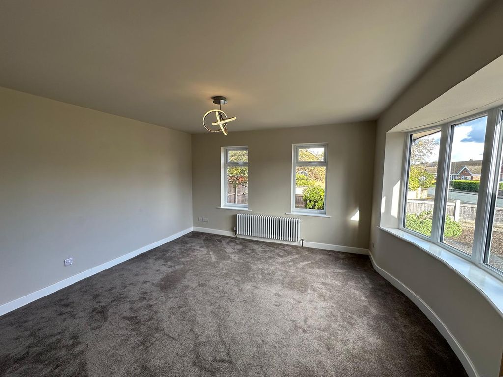 Property photo 2 of 10 Living Room