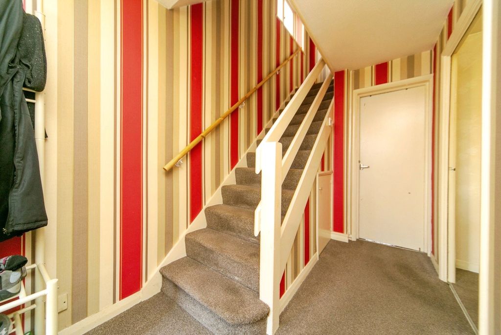 Property photo 3 of 17 Photo