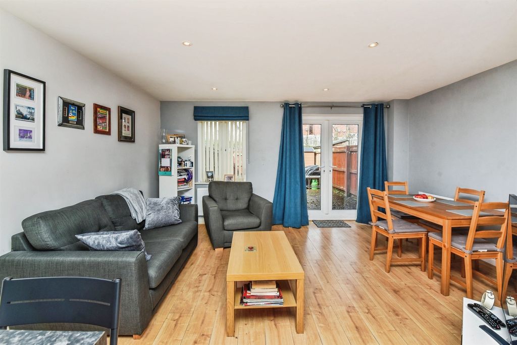 Property photo 2 of 13