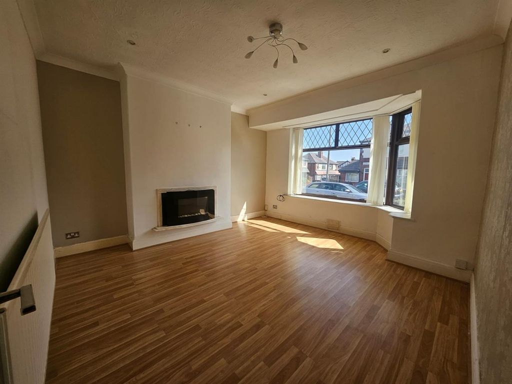 Property photo 2 of 16 Dedb8065-d103-4Bc9-B8B1-593Bd469Cdbf.Jpg
