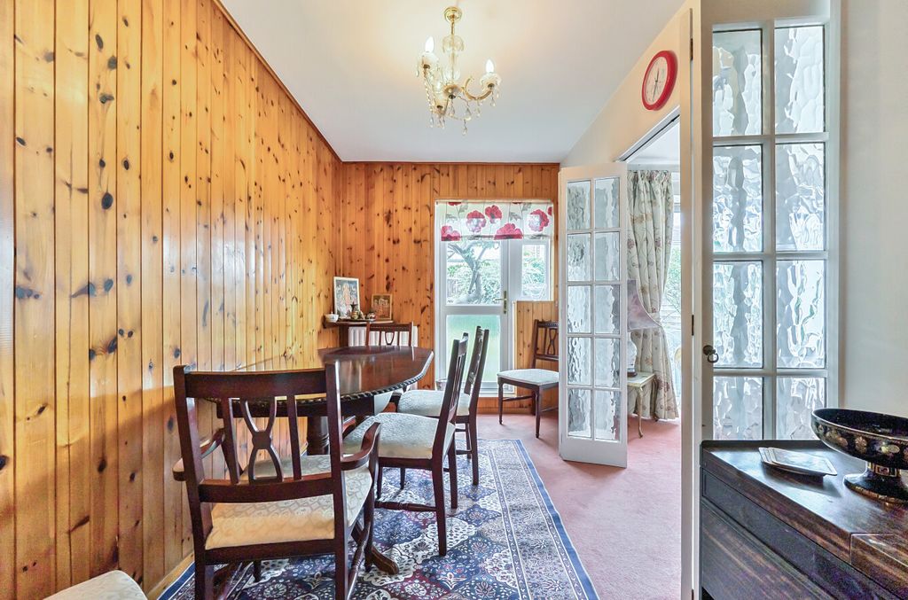Property photo 3 of 17 1327324-3-6880Ed6...