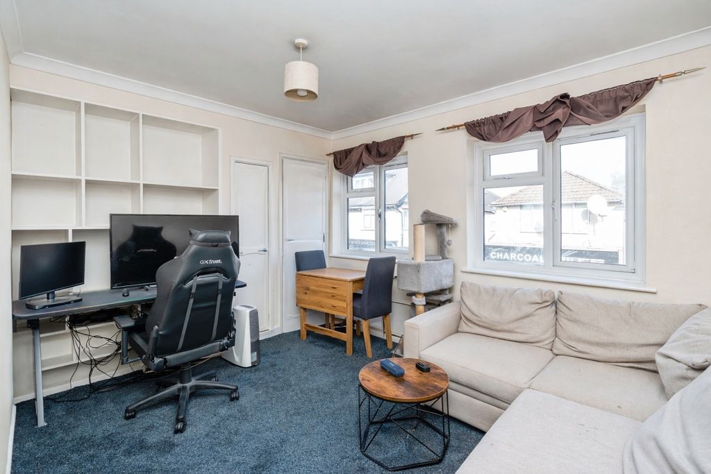 Property photo 2 of 9