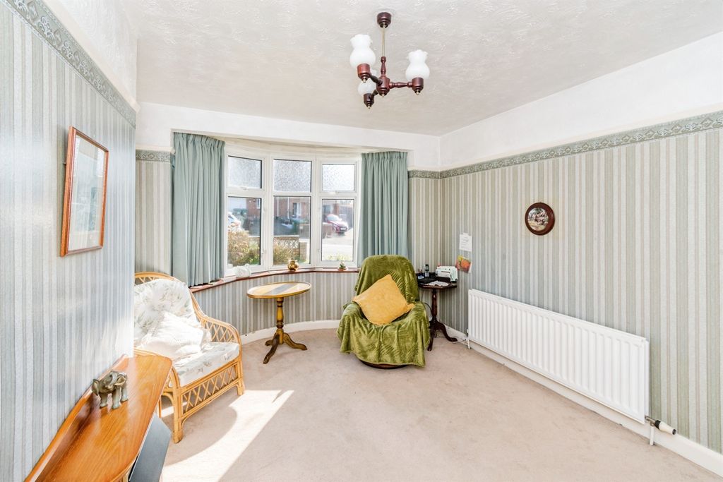 Property photo 2 of 20