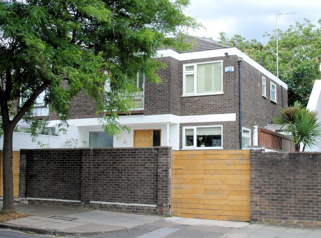 Property photo 1 of 8 Front