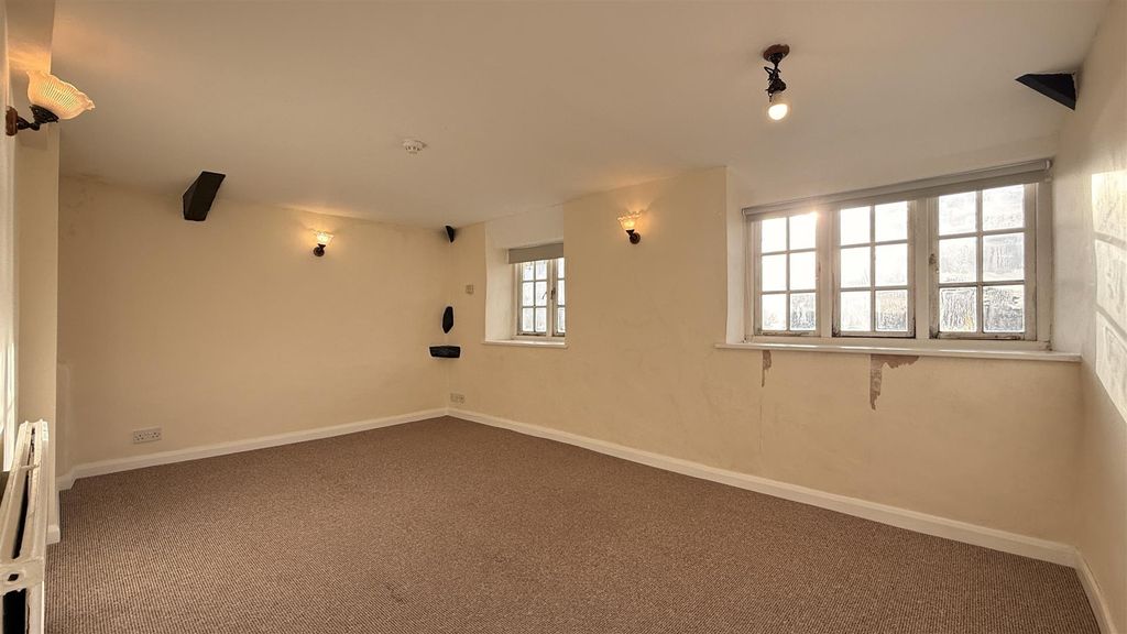 Property photo 3 of 10 Img_8715.Jpg