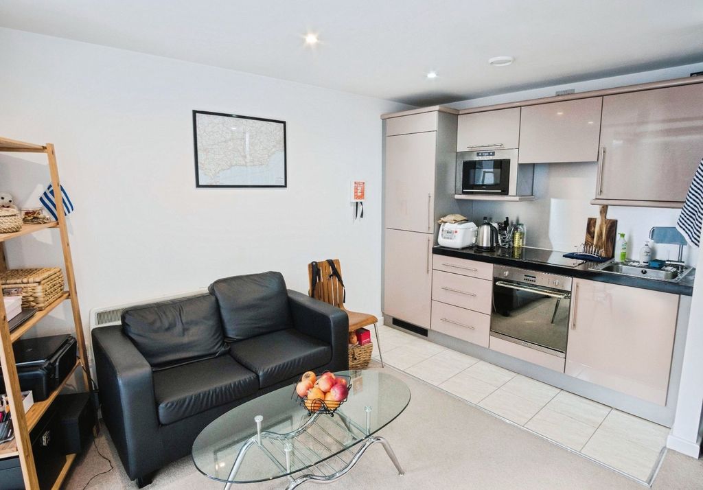 Property photo 3 of 4 Picture No. 10