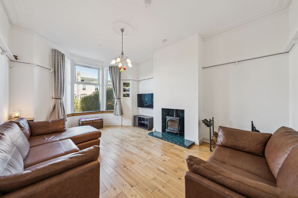 Property photo 3 of 47