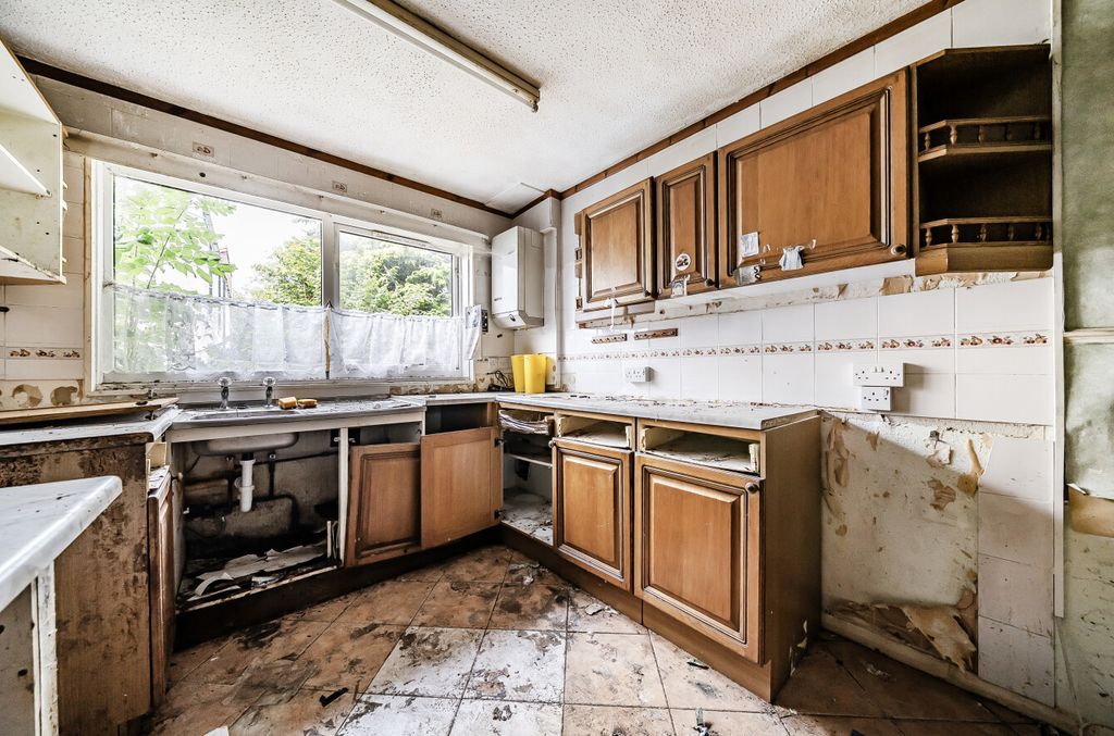 Property photo 2 of 19 1361060-12-68Dabe...