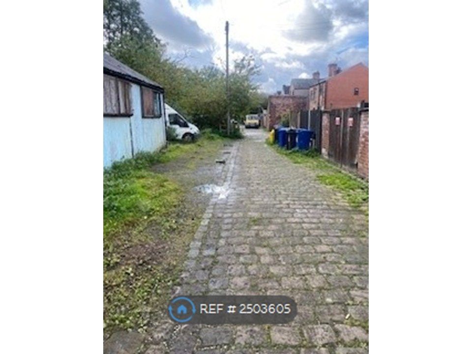 Property photo 3 of 15 Back Alleyway With Parking Space For One Car