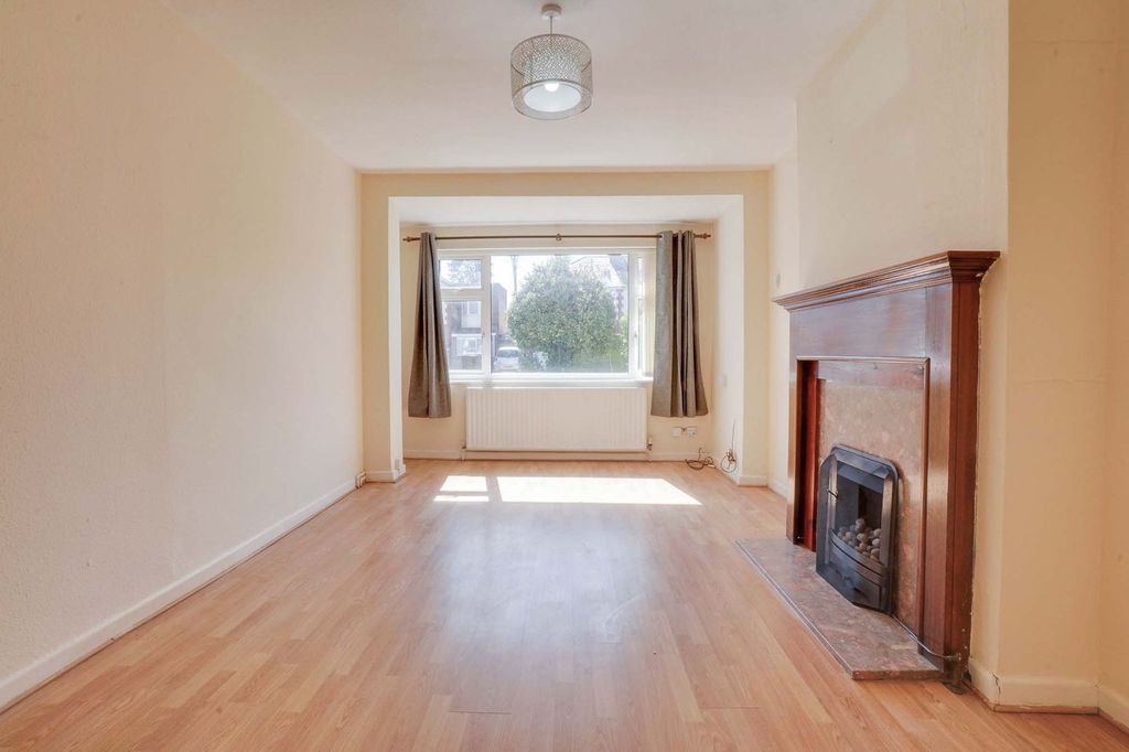 Property photo 2 of 21