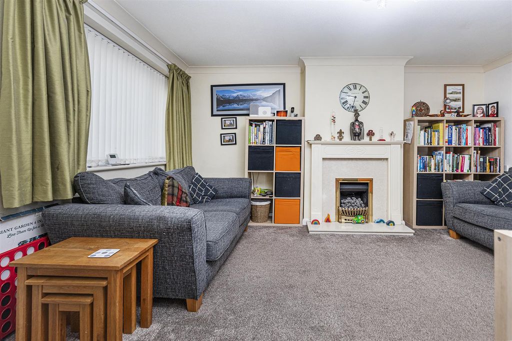 Property photo 3 of 25